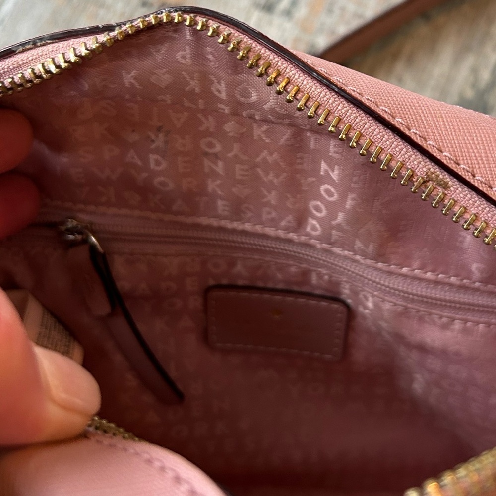 Kate Spade Cross Body Purse Gently Used 18” drop 8” wide 6” height 2.75” depth - Picture 8 of 12